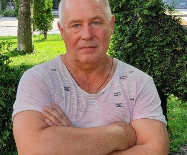 "У меня нет денег заплатить за проезд": водитель автобуса не высадил заплаканную девочку. Спустя 20 лет она нашла его, чтобы вернуть "долг"