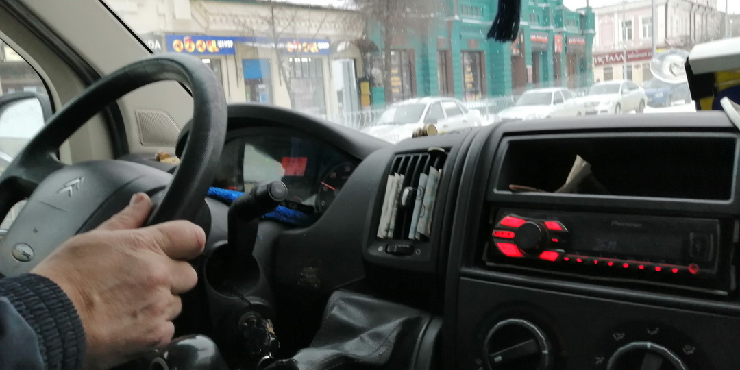 Штрафы, налоги, ОСАГО и новые знаки: что изменится для водителей в 2026 году