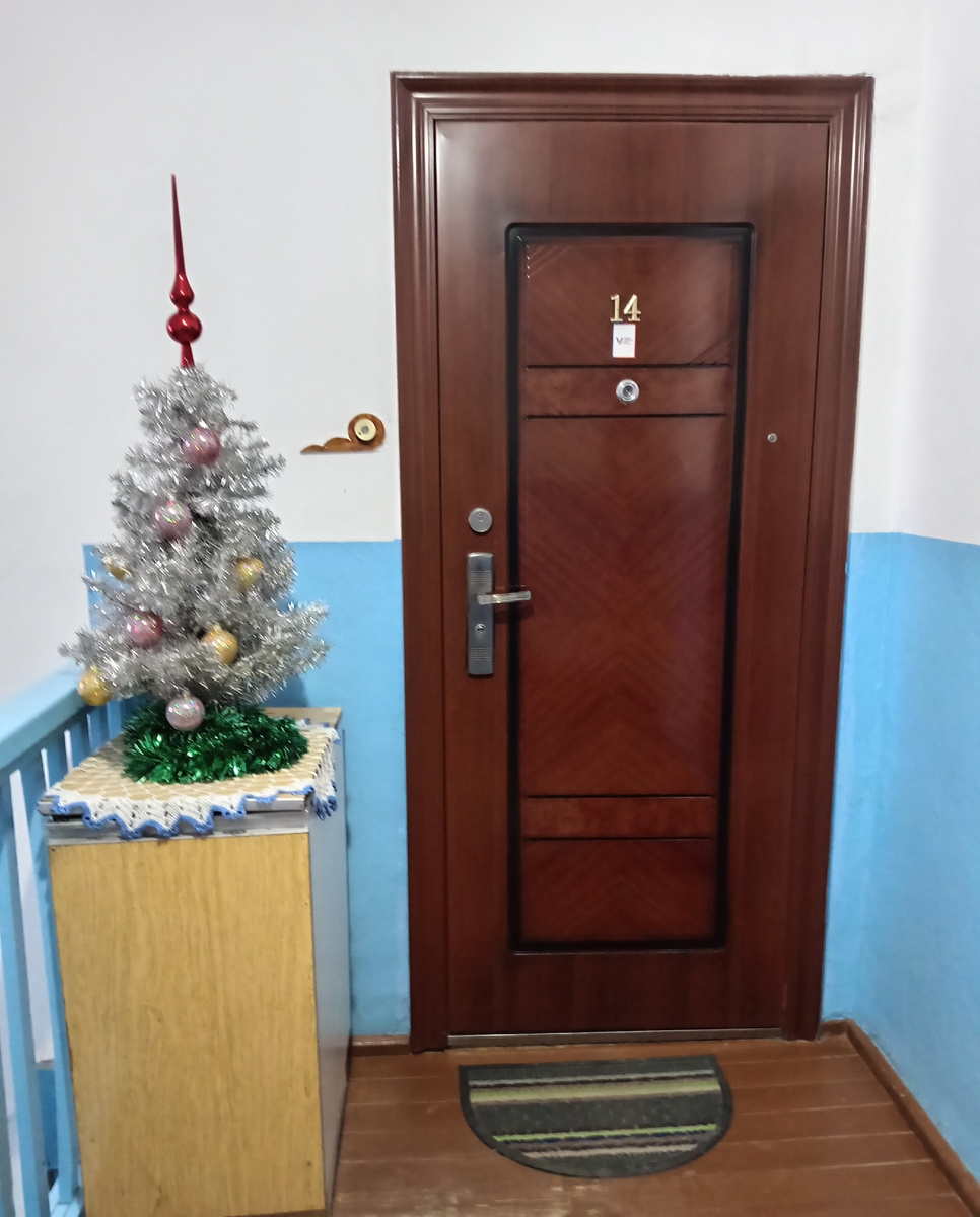 Фото автора. Наш подъезд.