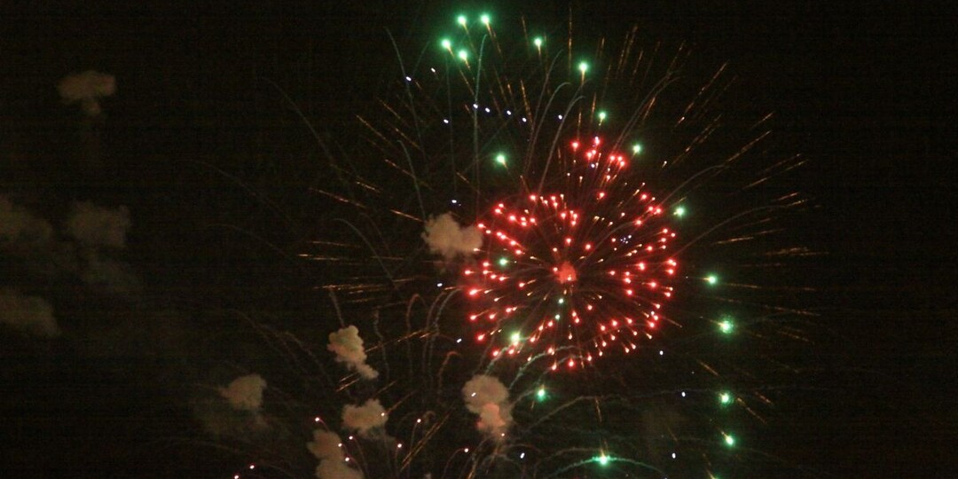 Жители Воронежской области нарушили запрет и устроили салют на парковке