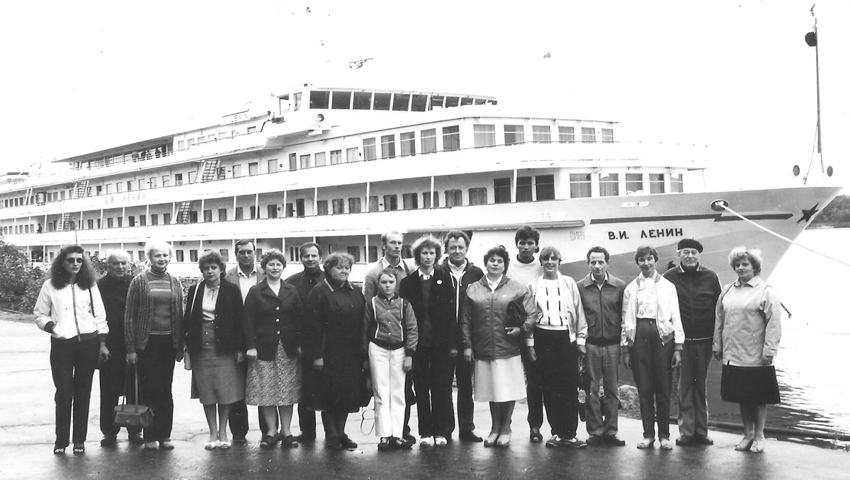 Малая часть туристической группы. Киев, УССР.