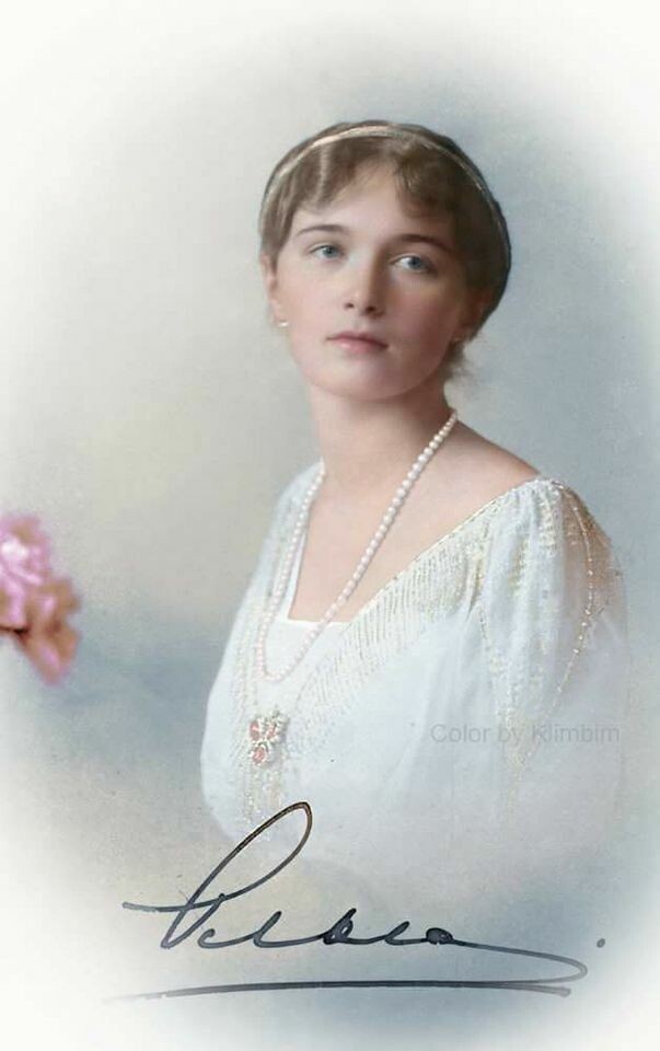 Фото с личным автографом Ольги Николаевны.