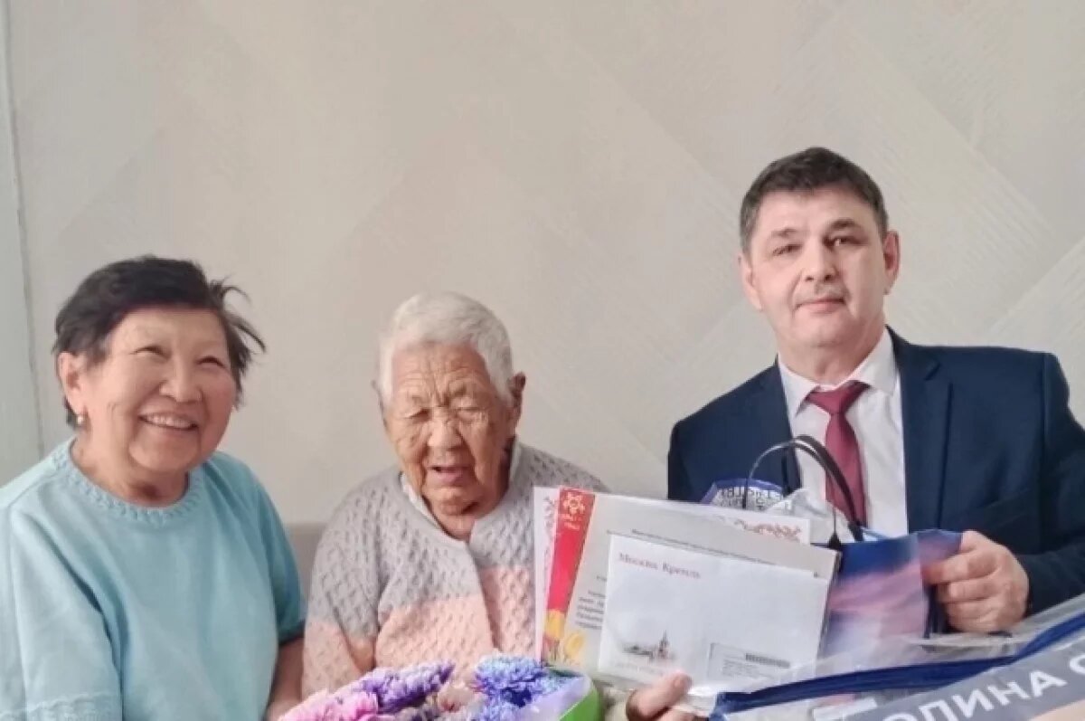    Мать шестерых детей отметила столетний юбилей в Бурятии