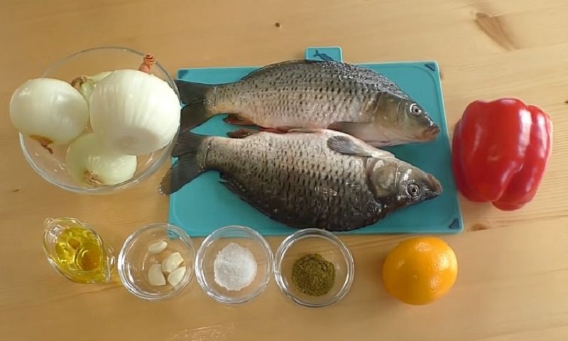 Готовим простую рыбу так, что в ней не остается ни костей, ни речного запаха: секрет сочного карпа в домашних условиях