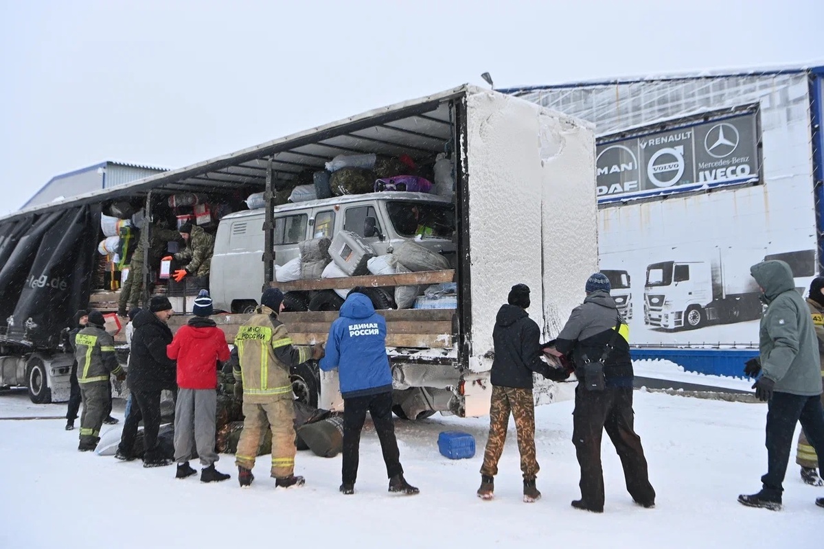   Погрузка гуманитарного груза для фронта СВО в рамках акции «Рождественский подарок бойцу». Фото: «Республика» / Лилия Кончакова.