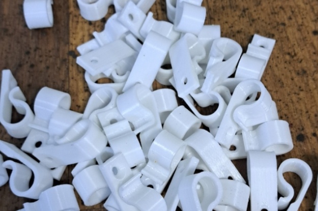 Крепления для гирлянды. Фотография из открытых источников.