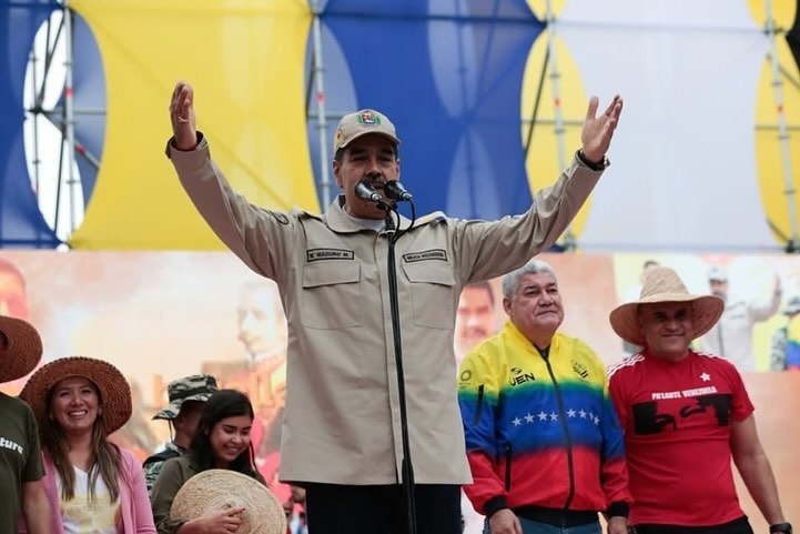    Фото: @dpresidencia Алена Мищенко