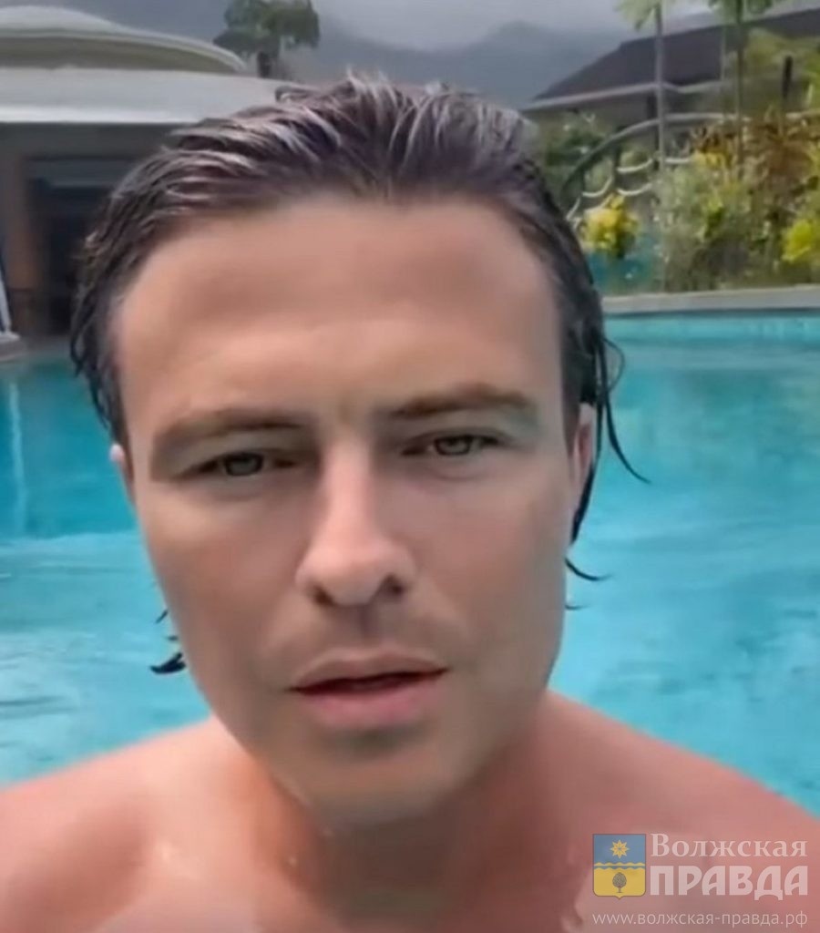 Скриншот с видео ТГК "!Звёздная пыль"📷    «Гонорар-то получу больше вас»: волгоградский шоумен Прохор Шаляпин поржал над «прожарщиками» и чилит на океане
