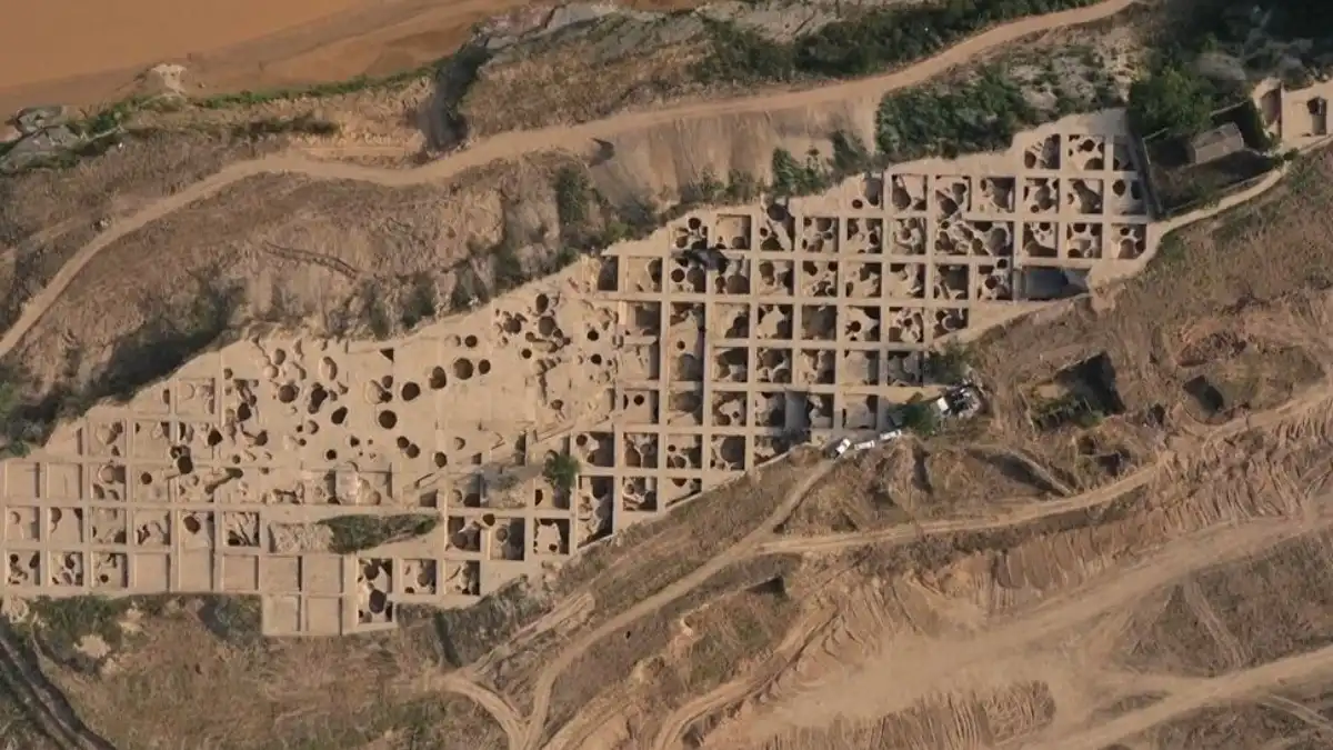 Фото:Китайская ПанорамаВ северо-западном Китае обнаружены доисторические ямы для хранения зерна