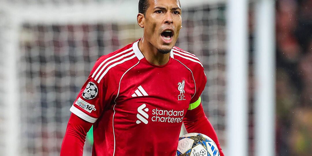 Ван Дейк хотел перейти в испанский суперклуб