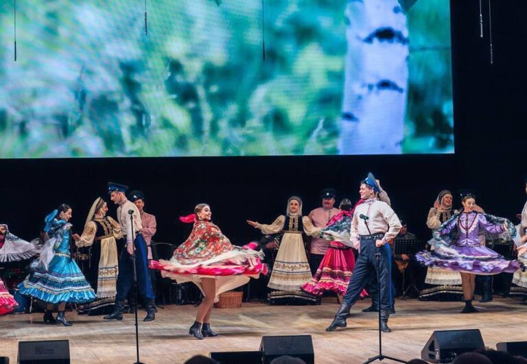    Оренбургский народный хор подготовил рождественский концерт Оренбуржье