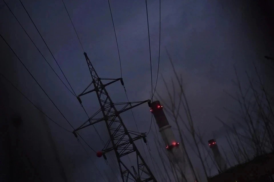    ВСУ атаковали энергообъект в Курской области, 11 тыс. человек остались без света Иван МАКЕЕВ