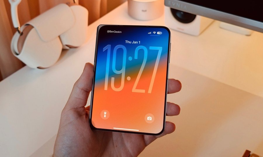 Без складки на экране и с толщиной всего 4,5 мм. Опубликованы живые фото складного iPhone Fold