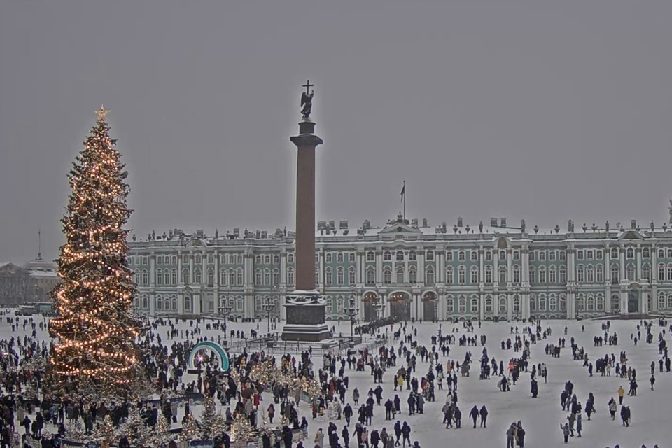    Большая очередь выстроилась в Эрмитаж. Фото: kudepstasochi.ru