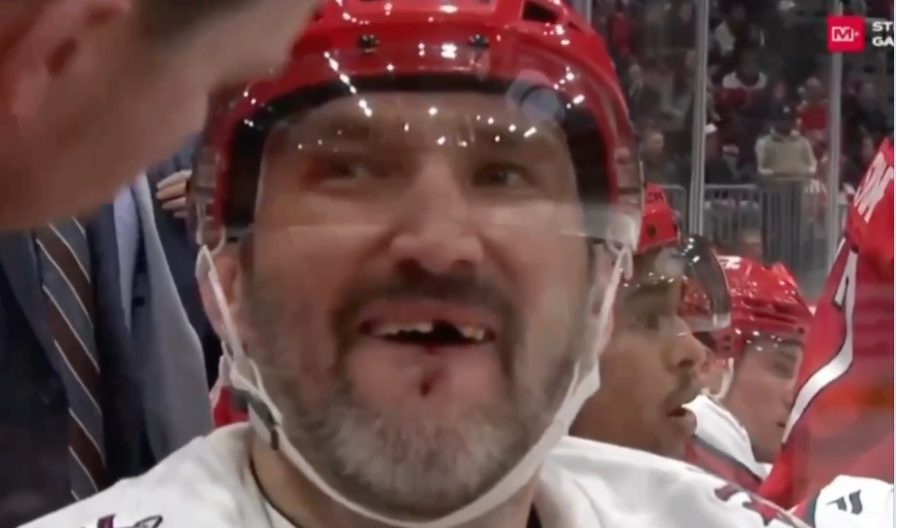     Скриншот с видео матча. Источник: rbc.ru Автор фото: НХЛ