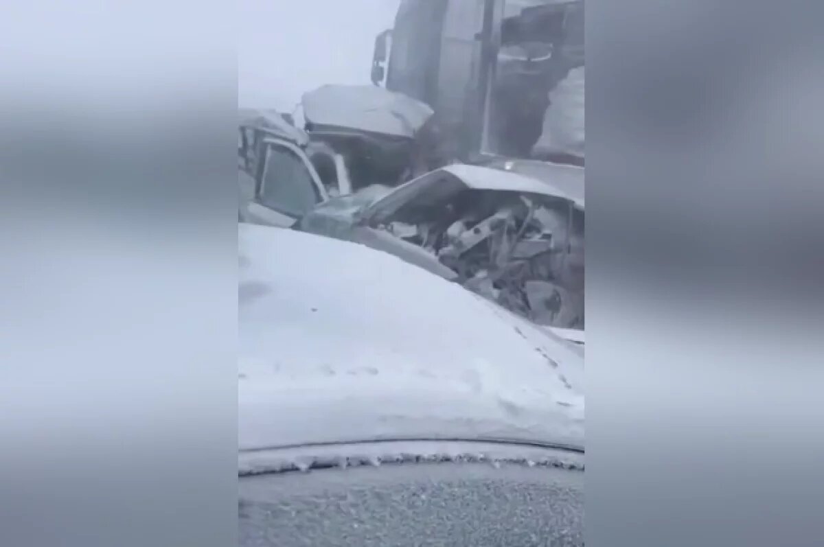    Заваленные дворы Казани, коллапс на федеральных трассах и массовое ДТП с четырьмя погибшими — первые итоги разбушевавшейся стихии.