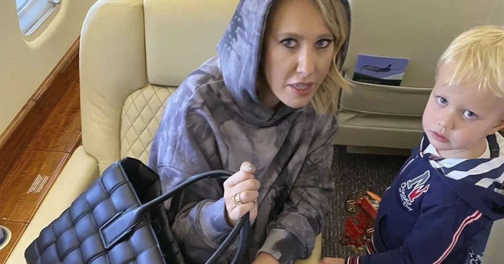 Сын Собчак устроил матери допрос из-за постороннего мужчины в доме