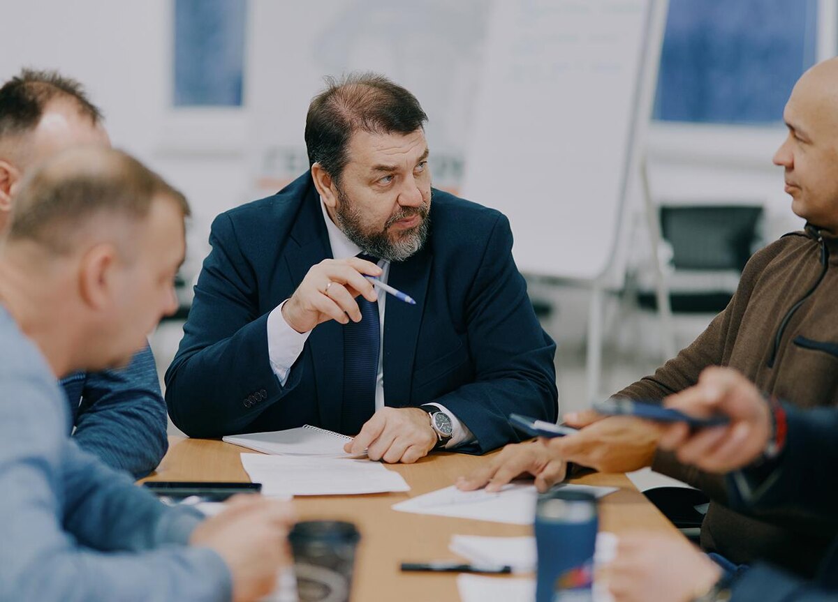    «Ананасы на Пасху и чай в тишине»: как отмечали праздники на передовой