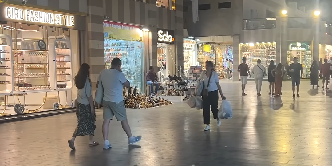 Как я полчаса торговалась за кроссовки и ушла ни с чем. И почему это была моя победа