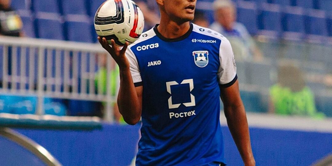 Луна был бы не против продолжить карьеру в России