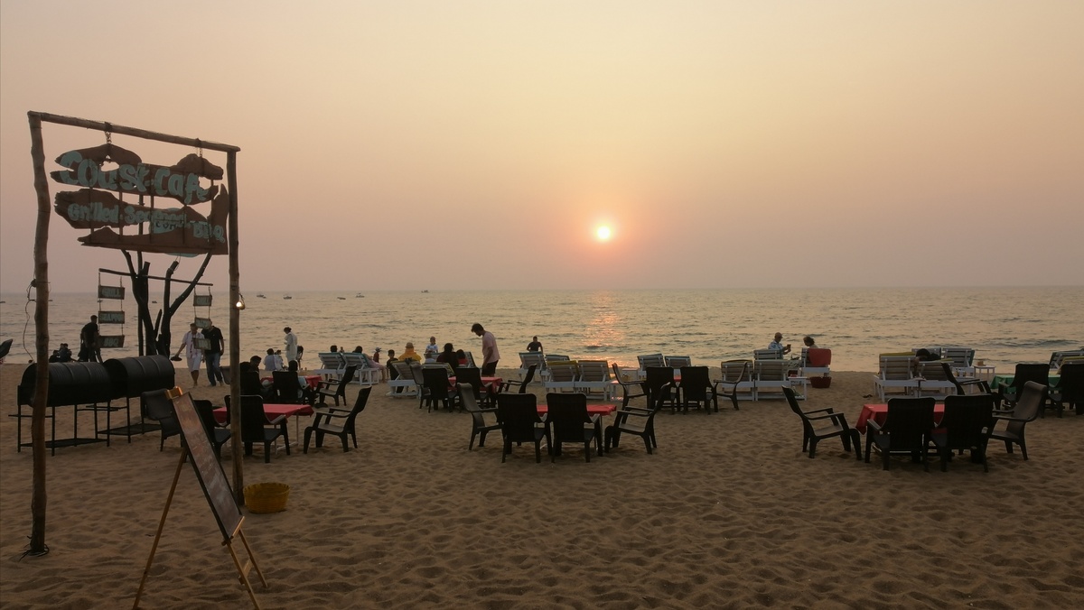 Закат на пляже у форта Агуада. Фото Автора