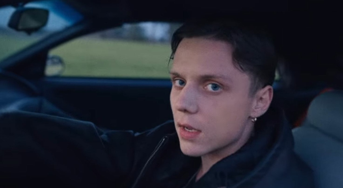 Фото: кадр из клипа Ваня Дмитриенко — Цветаева