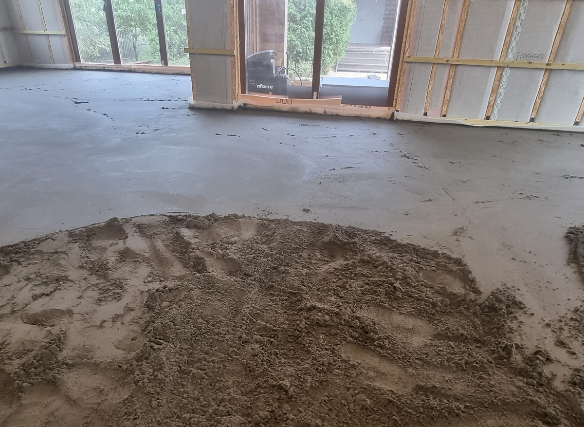 Стяжка пола с пескобетоном
