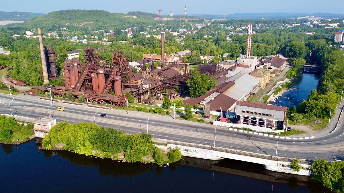 Вид с высоты на Нижнетагильский металлургический завод (ныне Завод-музей истории горнозаводской техники). Автор: Вячеслав Бухаров. Лицензия: CC BY-SA 4.0.