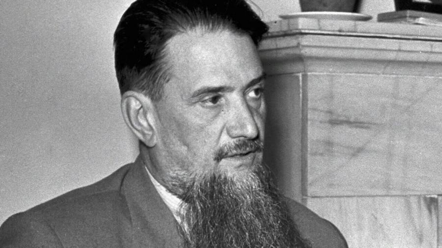 Игорь Васильевич Курчатов. 1903 - 1960.