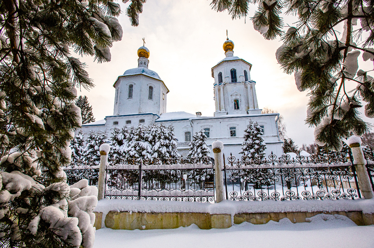 Церковь Спаса Всемилостивого (Спасская церковь) в бывшем селе Спасское-Телешово. Солнечногорск, Московская область. Фото автора статьи 