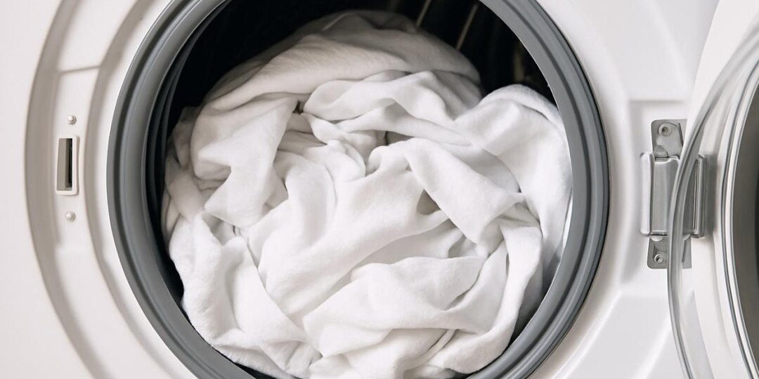 Нашатырный спирт усиливает действие порошка при стирке