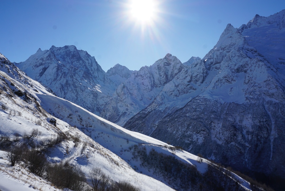 горы в Домбае