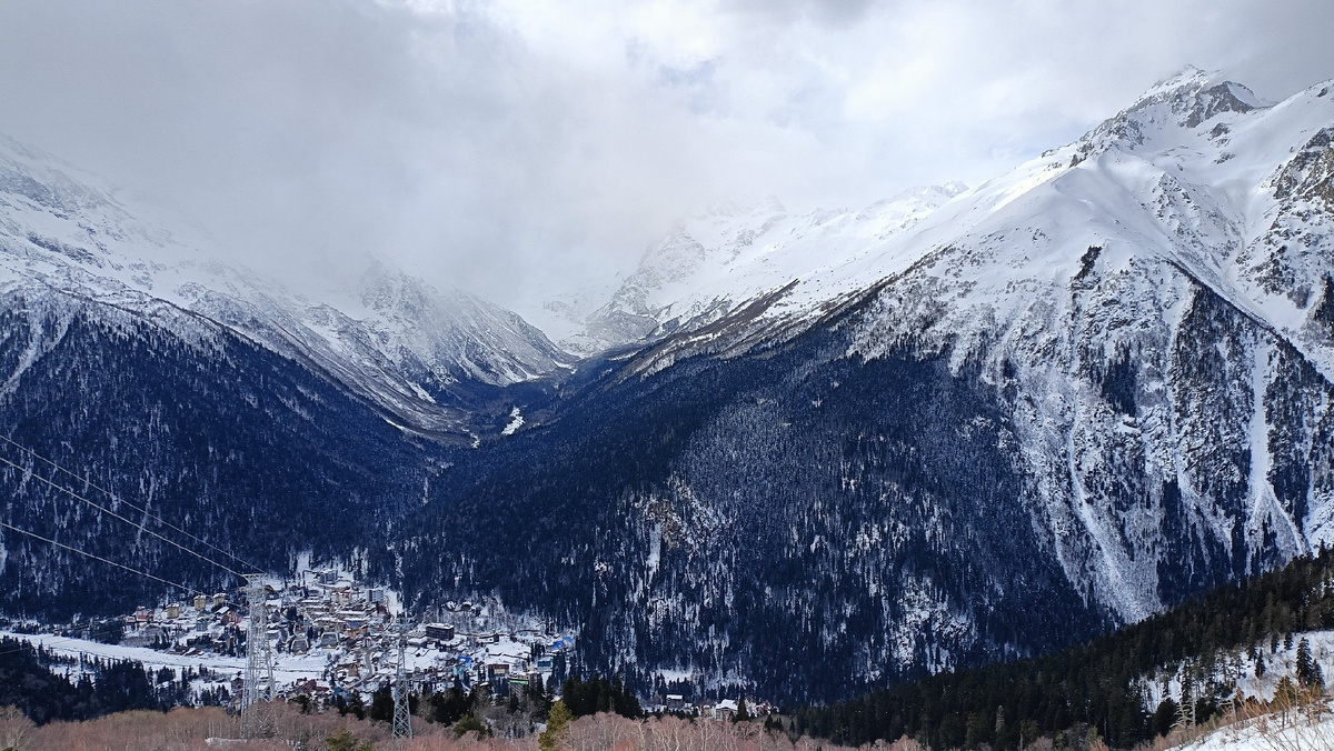 вид на Домбай