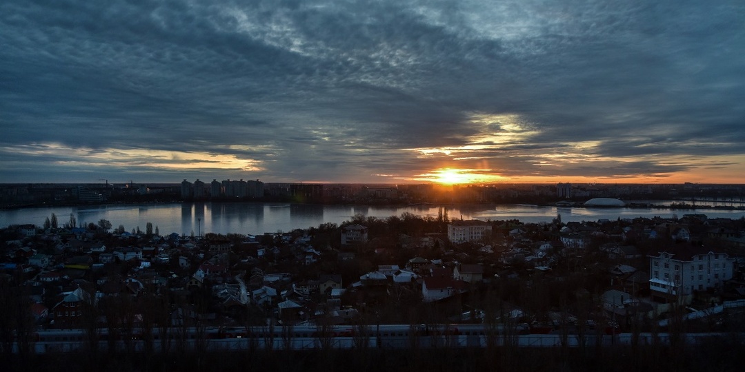 Воронежцы сообщили о громких звуках в городе