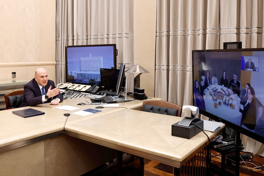    Председатель правительства РФ Михаил Мишустин пообщался по видеосвязи с детьми, желания которых он исполнил в рамках "Елки желаний". / Фото: Дмитрий Астахов / РИА Новости