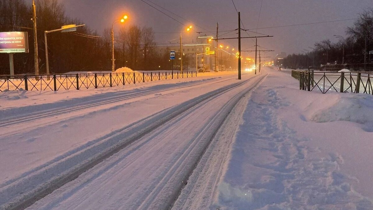    Оставленные автомобили мешают уборке снега   inkazan.ru