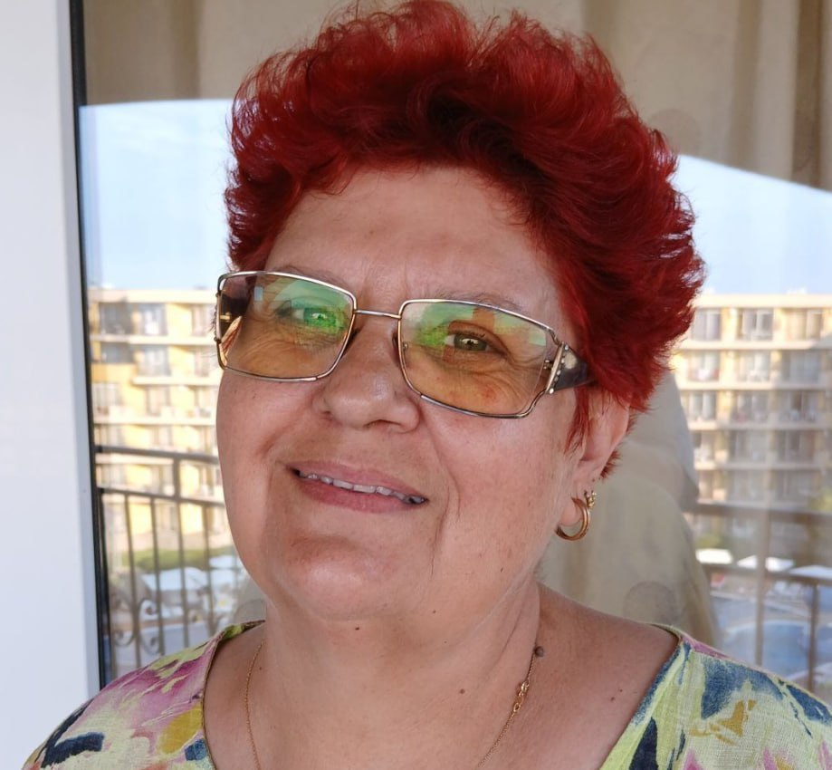 На фотографии - Искра, болгарка, прекрасно знающая русский язык, которая ведет наши встречи по понедельникам.