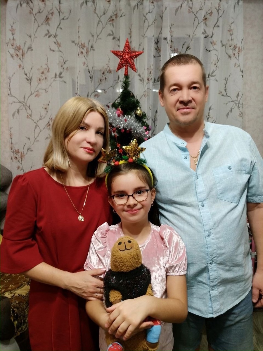 Незадолго до курантов. С мужем и дочерью