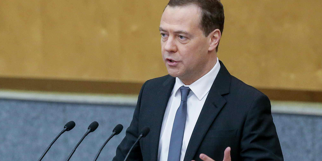 «Последовательно, но незаконно»: Медведев оценил давление США на Венесуэлу