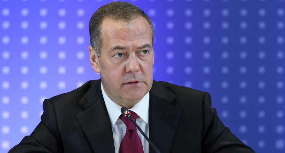 «Право сильнейшего»: Медведев предупредил о последствиях рейда США в Венесуэле