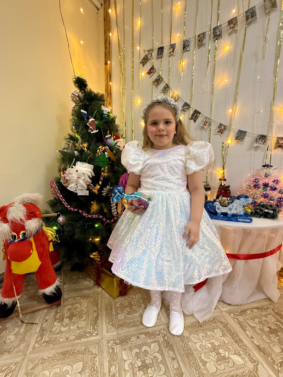 Катя на утреннике 