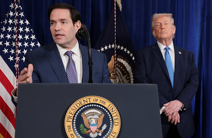    Госсекретарь США Марко Рубио выступает на пресс-конференции после удара США по Венесуэле.Reuters/Jonathan Ernst