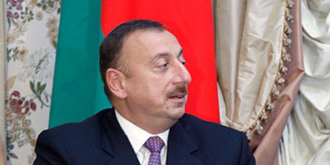 Между Баку и Ереваном установлены торговые отношения, заявил Алиев