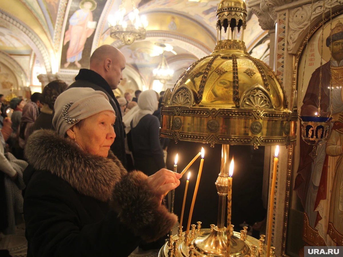     Застолье и подарки не должны затмевать духовный смысл праздника
