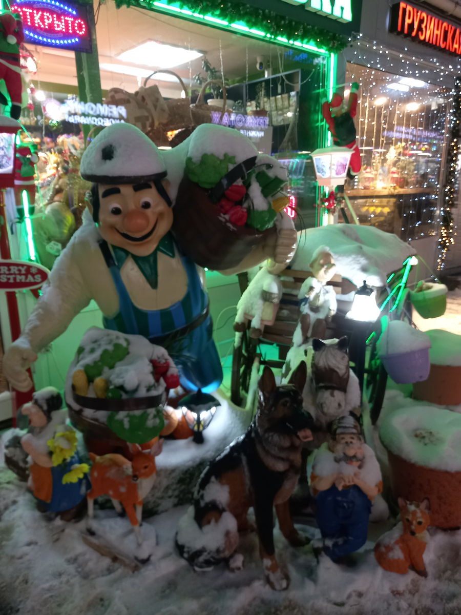 Возле метро Приморская.