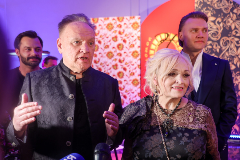 Концерт Надежды Кадышевой на Первом канале: муж перекрикивал певицу, а сына готовят на замену