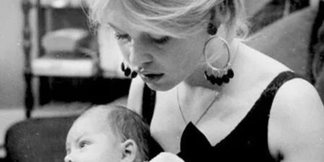 "Лучше бы я родила собаку!": Почему Брижит Бардо бросила единственного сына
