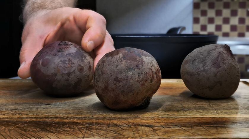 Простая закуска из свеклы, которая у нас не задерживается на столе