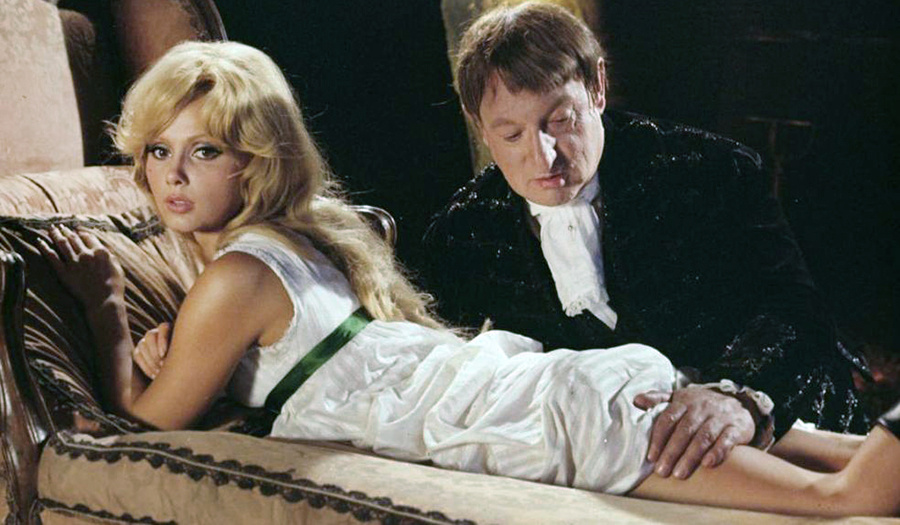 фильм "Дорогая Каролина", 1968 год, роль - Каролины де Бьевр 