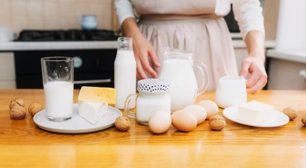 Пробиотики в составе не всегда решают вопрос. Они могут быть полезны, но сам молочный белок продолжает раздражать кишечник.
